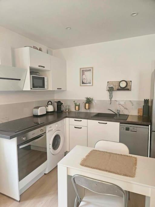 "La Tour", Logement Cosy, Au Calme Vertrieu Exterior foto